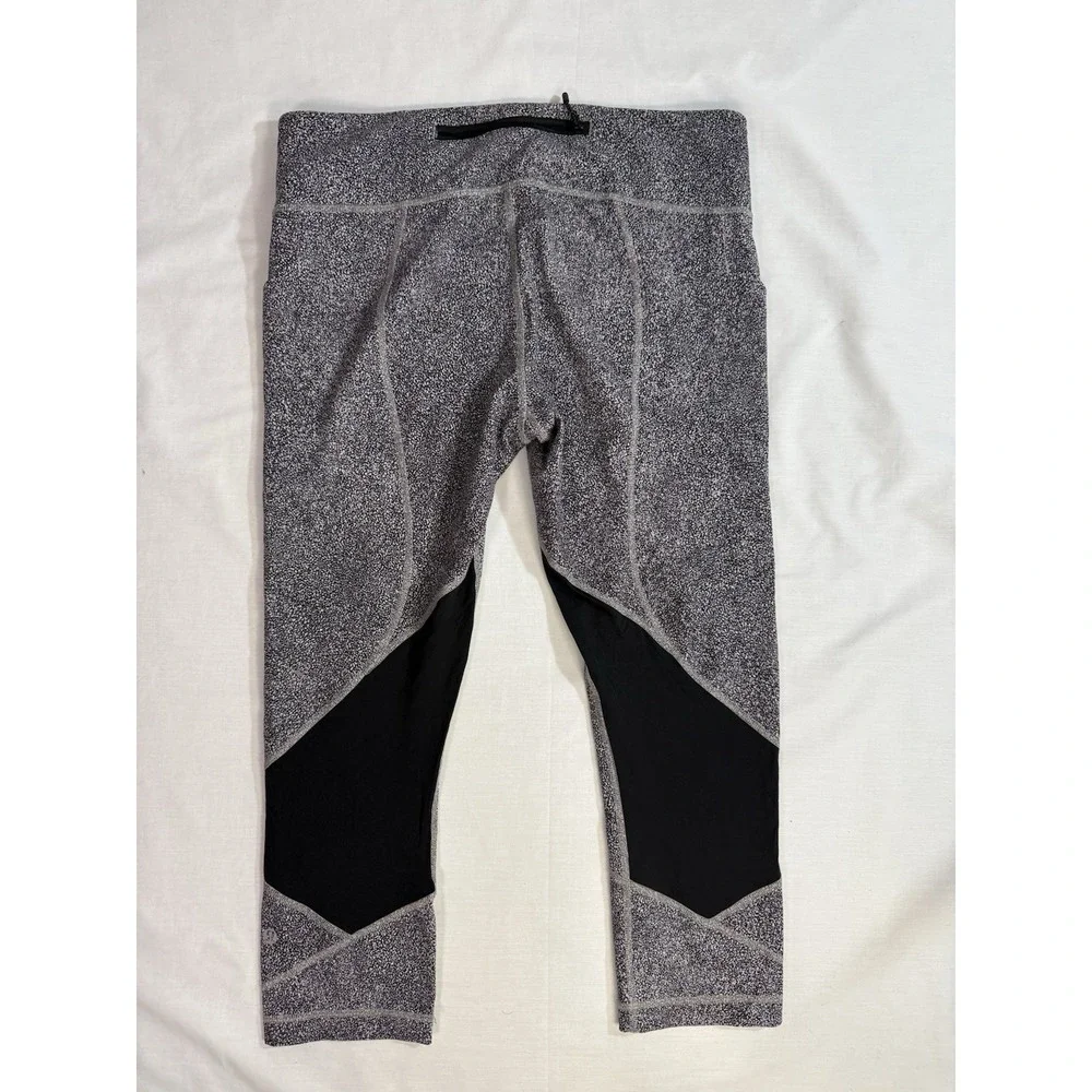 Lululemon Speckled Black‎ & White Cropped Leggings Size 10